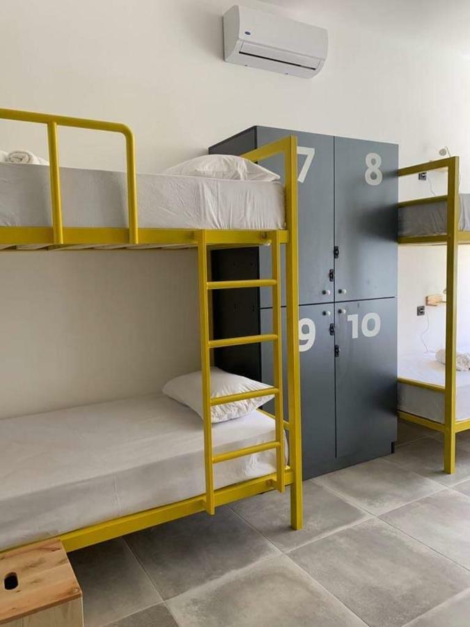 Duck Hostel 耶烈万 外观 照片
