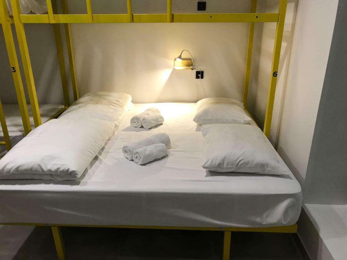 Duck Hostel 耶烈万 外观 照片