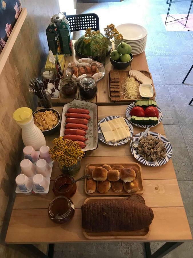 Duck Hostel 耶烈万 外观 照片