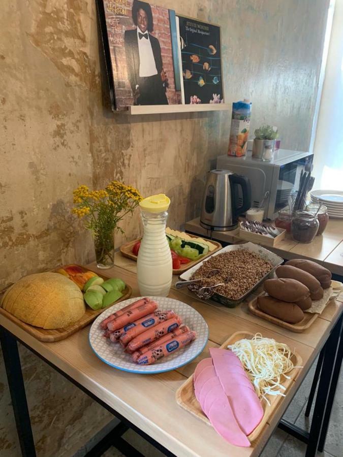 Duck Hostel 耶烈万 外观 照片
